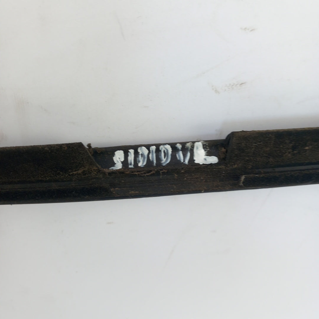 Лайстна стъкло на врата предна лява външна Opel Meriva B