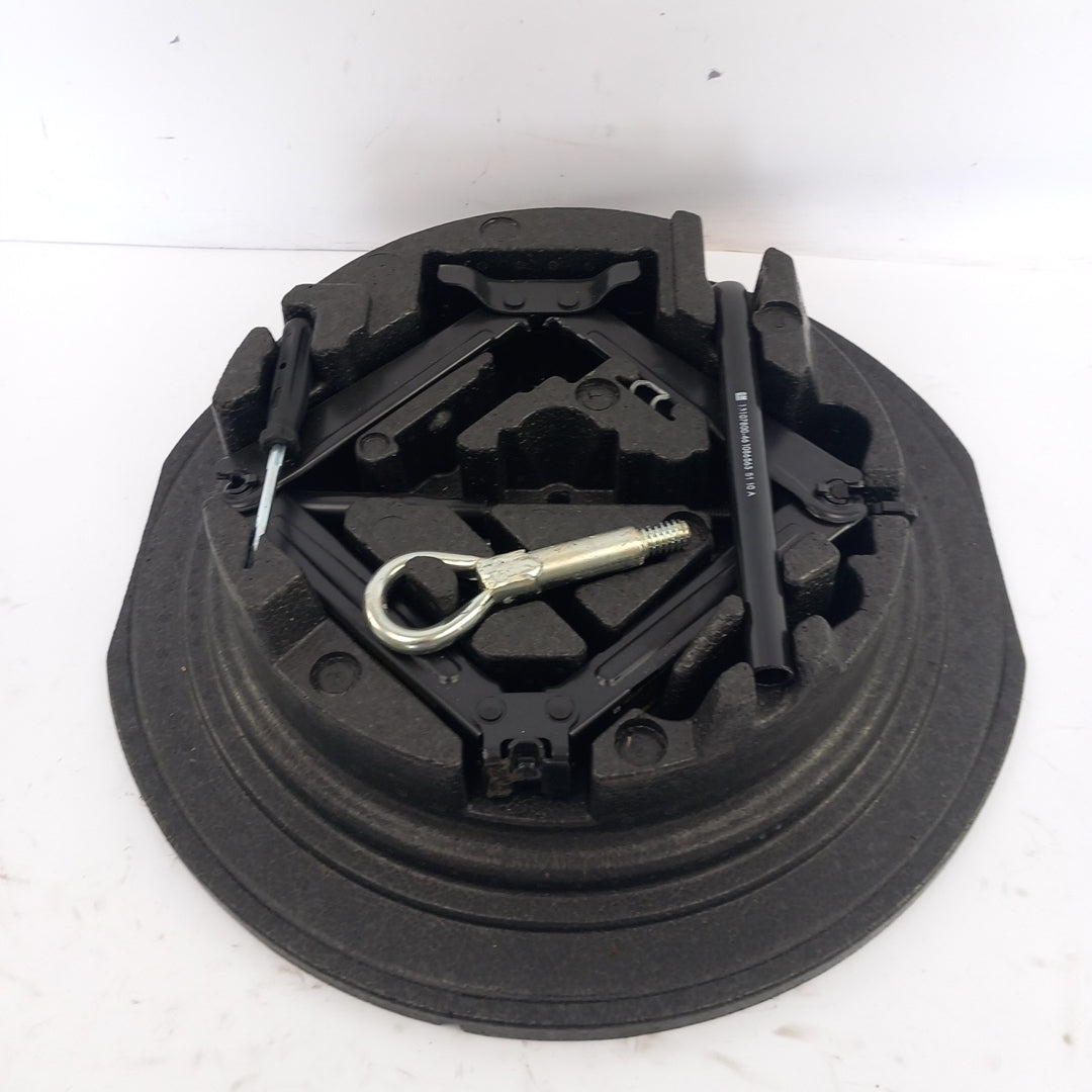 Комплект инструменти резервна гума Opel Meriva B