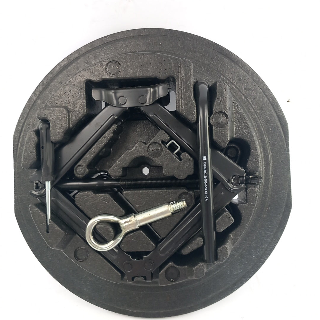 Комплект инструменти резервна гума Opel Meriva B