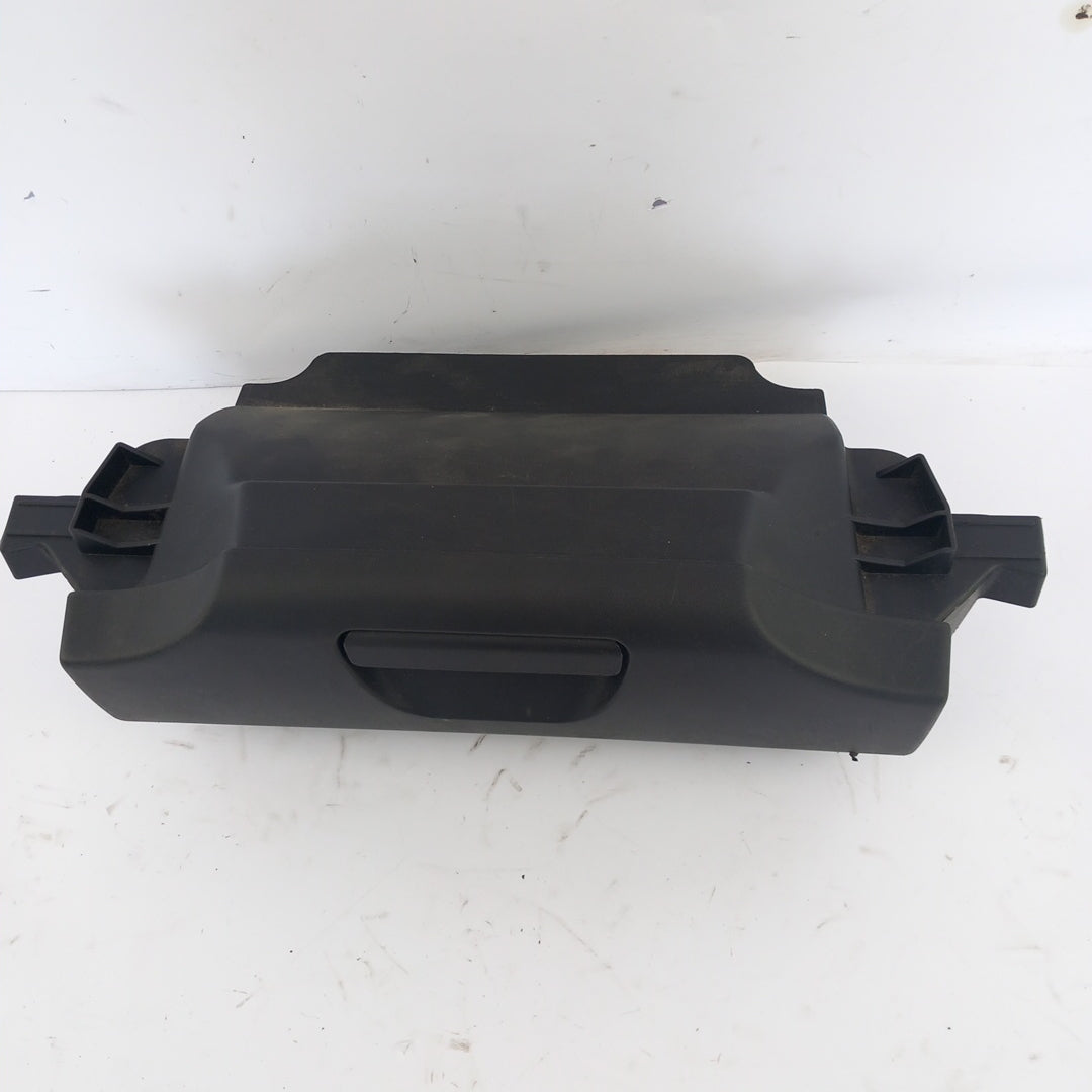 Кутия предна седалка отдолу черно чекмеджета на седалката BF7 BF8 Opel Meriva B