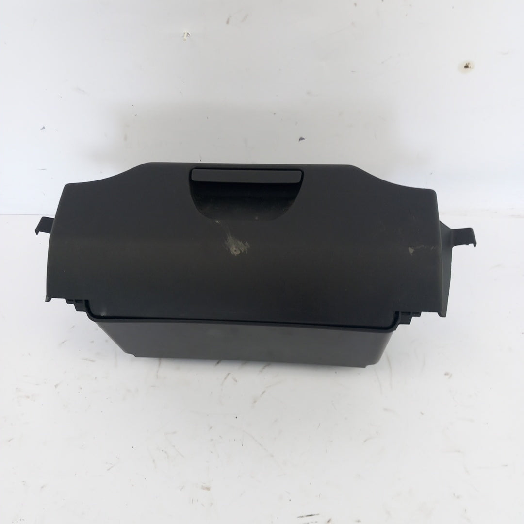 Кутия предна седалка отдолу черно чекмеджета на седалката BF7 BF8 Opel Meriva B