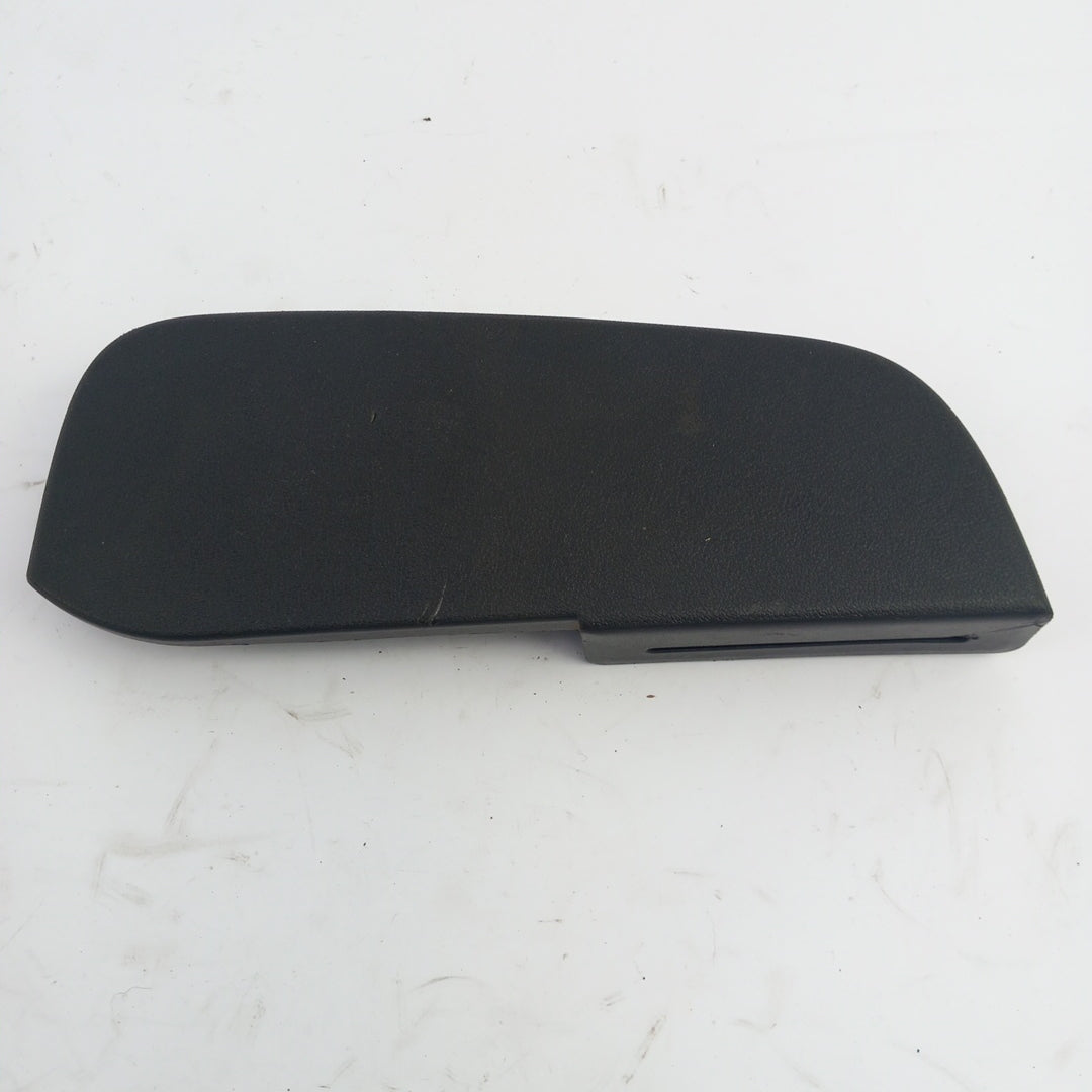 Пластмаса капак ляв задна средна седалка черно Opel Meriva B