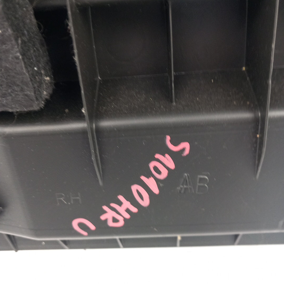 Кора багажник дясна стена черно Opel Meriva B