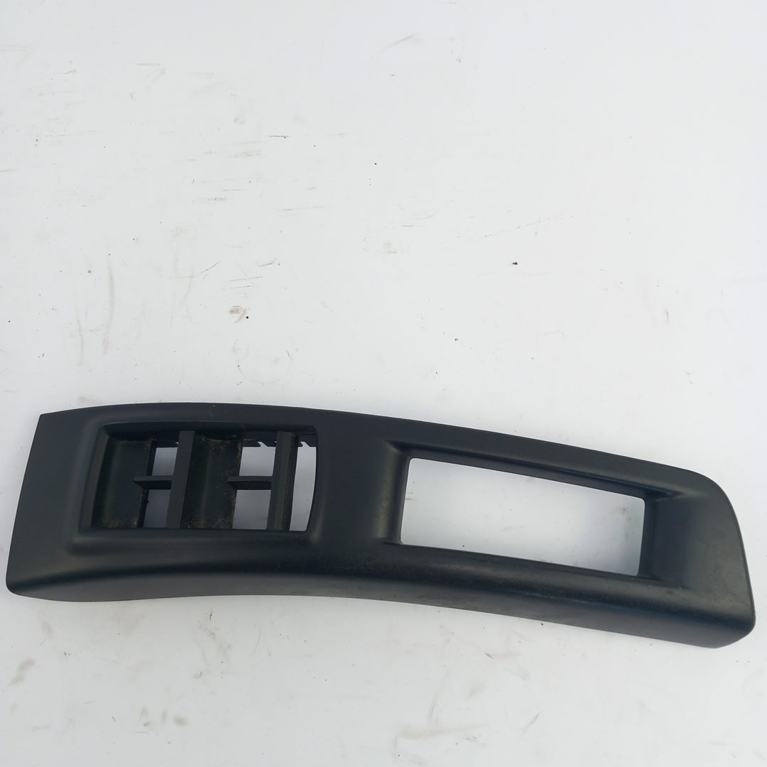 Капак бутони ел стъкла предна дясна врата RHD Opel Meriva B