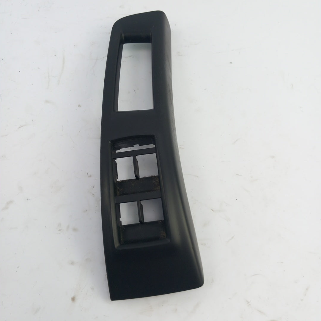 Капак бутони ел стъкла предна дясна врата RHD Opel Meriva B