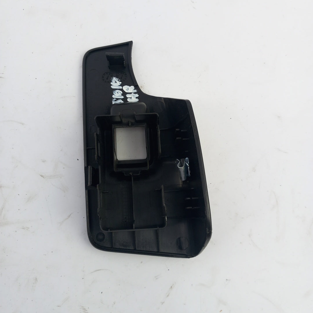 Капак бутон ел стъкла задна дясна врата Opel Meriva B