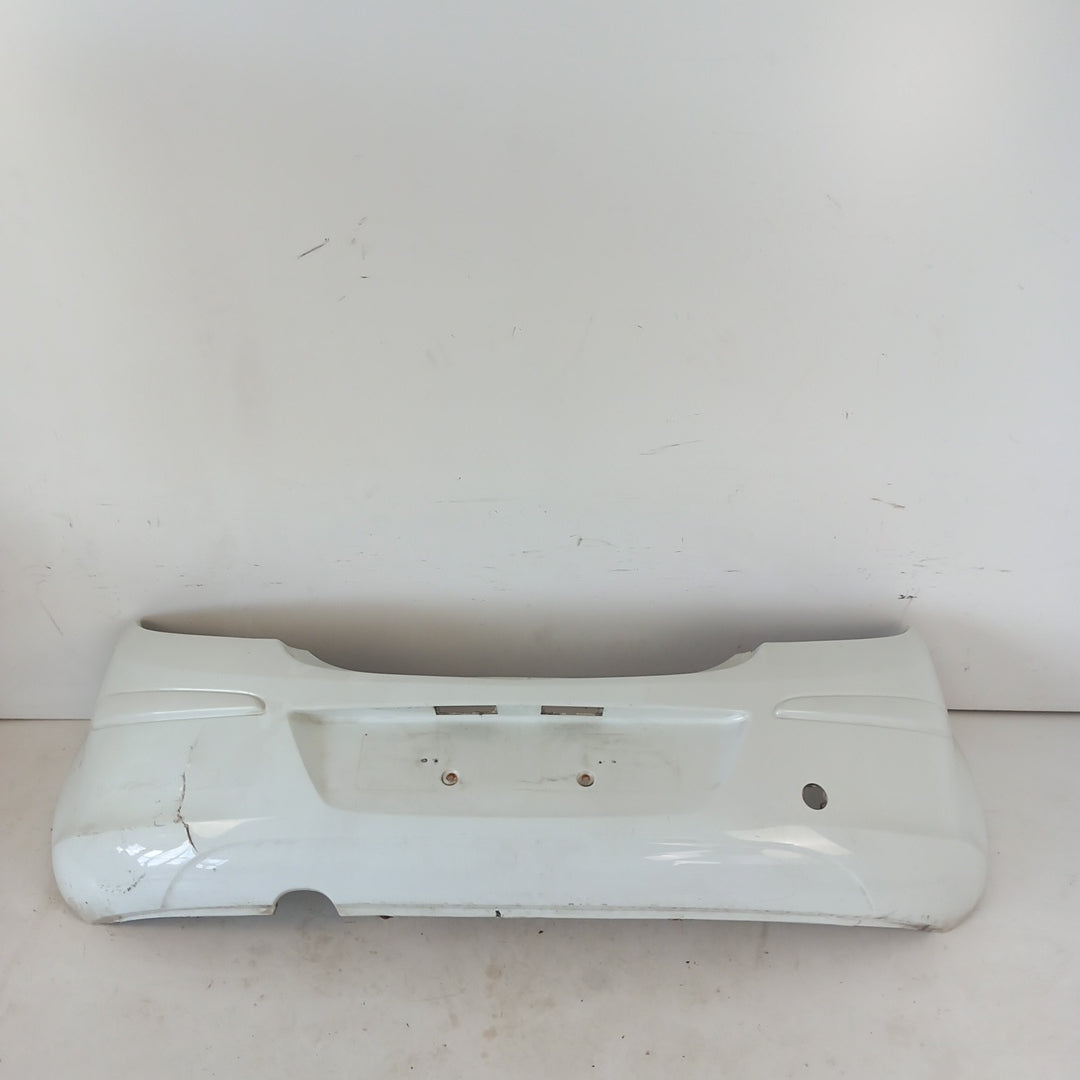 Задна броня дефектна бяла Z474 бяло Defekt! Opel Corsa D 3 врати