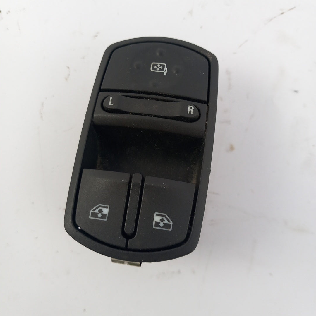 Бутони ел. стъкла и огледала Fahrer Opel Corsa D