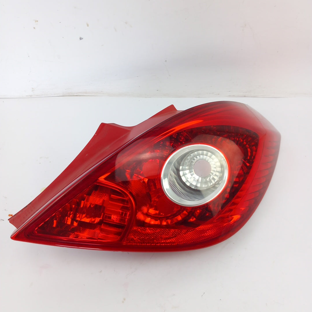 Заден десен стоп RHD Opel Corsa D 3 врати