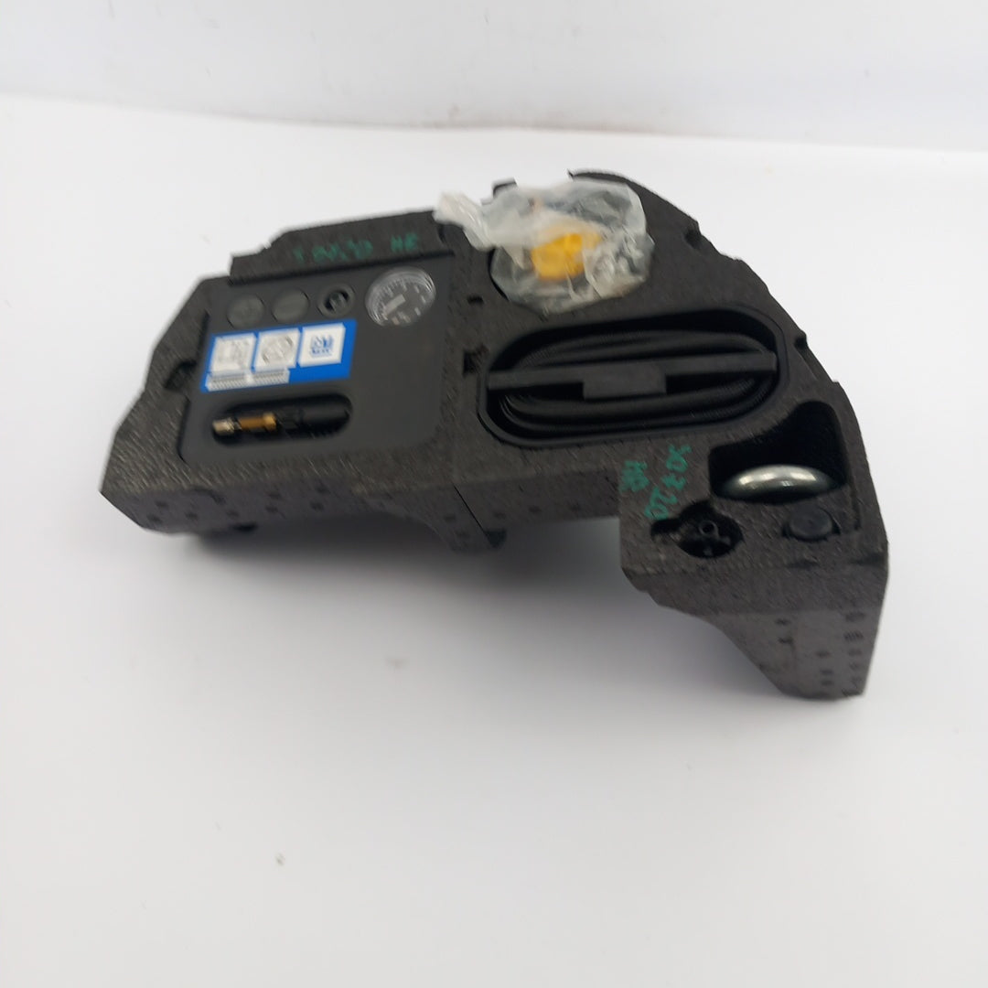 Комплект временен ремонт спукана гума компресор Opel Corsa D