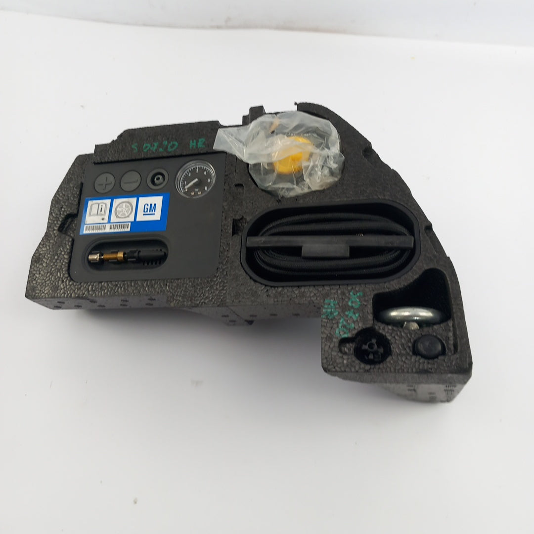 Комплект временен ремонт спукана гума компресор Opel Corsa D