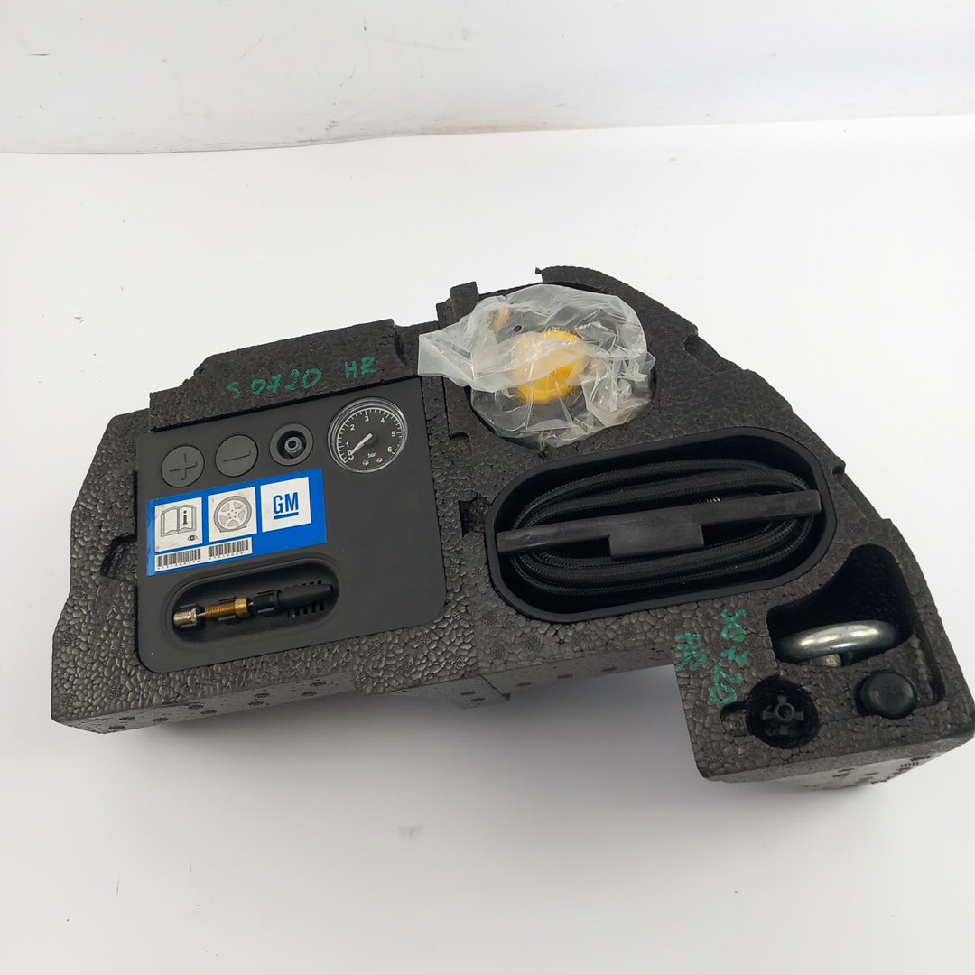 Комплект временен ремонт спукана гума компресор Opel Corsa D