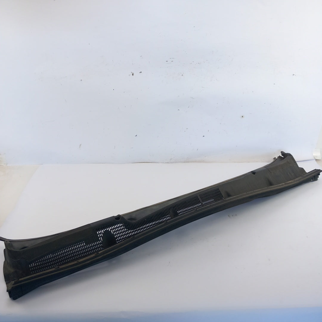 Решетка въздух отводняване предно стъкло RHD Opel Mokka