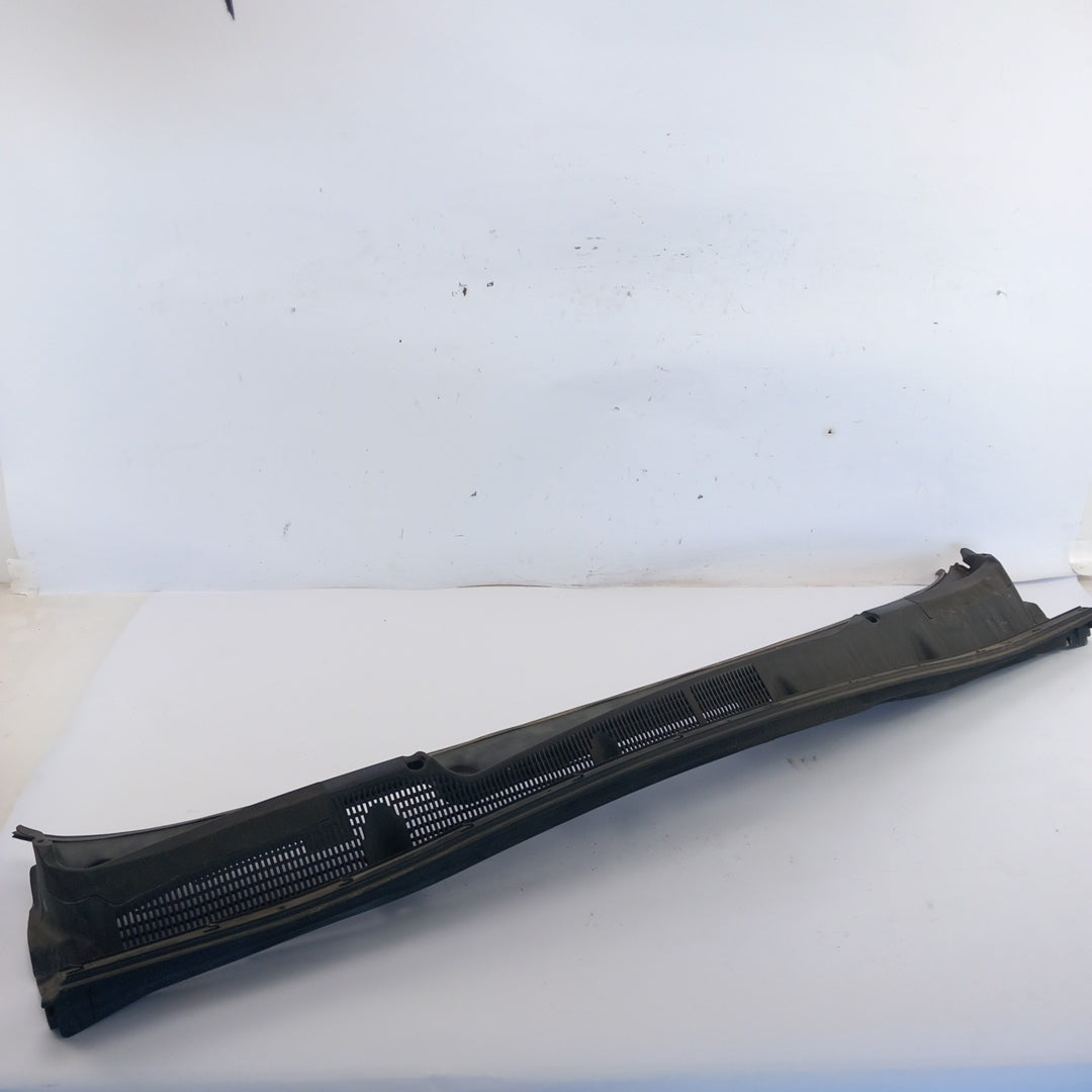 Решетка въздух отводняване предно стъкло RHD Opel Mokka