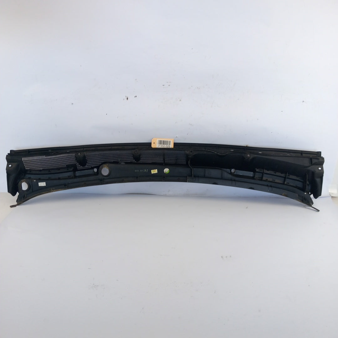 Решетка въздух отводняване предно стъкло RHD Opel Mokka