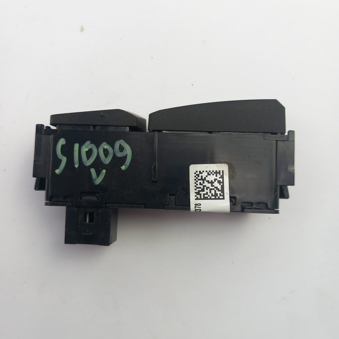 Бутон парктроник Opel Meriva B