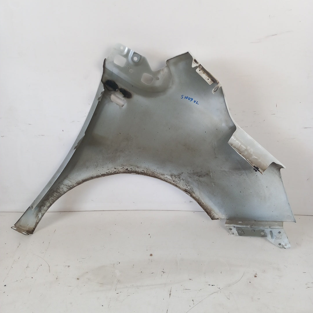 Калник преден ляв Z474 Бяло Opel Meriva B