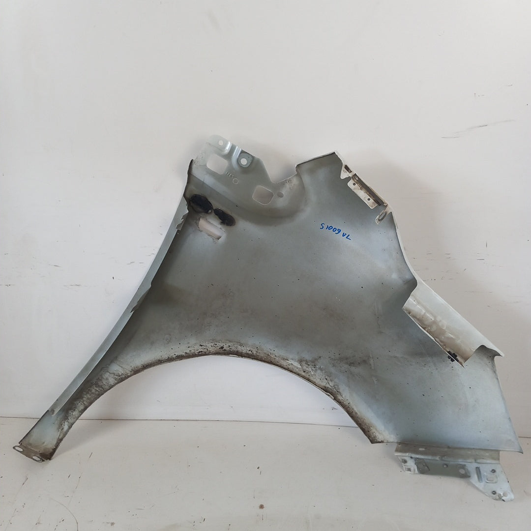 Калник преден ляв Z474 Бяло Opel Meriva B