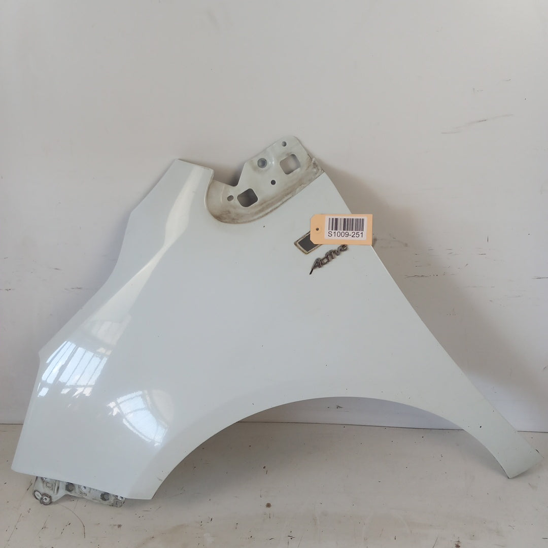 Калник преден ляв Z474 Бяло Opel Meriva B