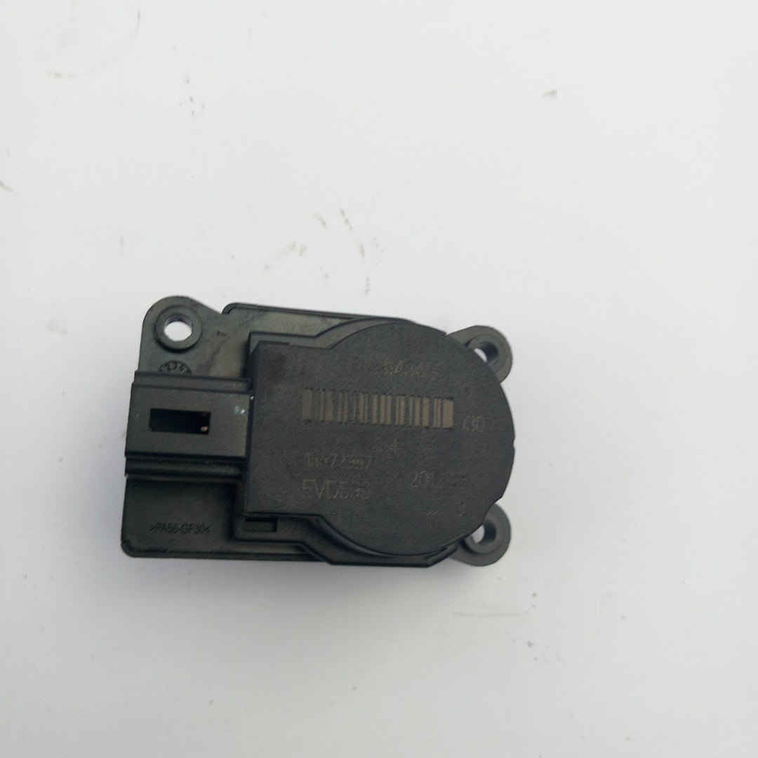 Моторче клапи климатик/парно 13372987 Opel Meriva B