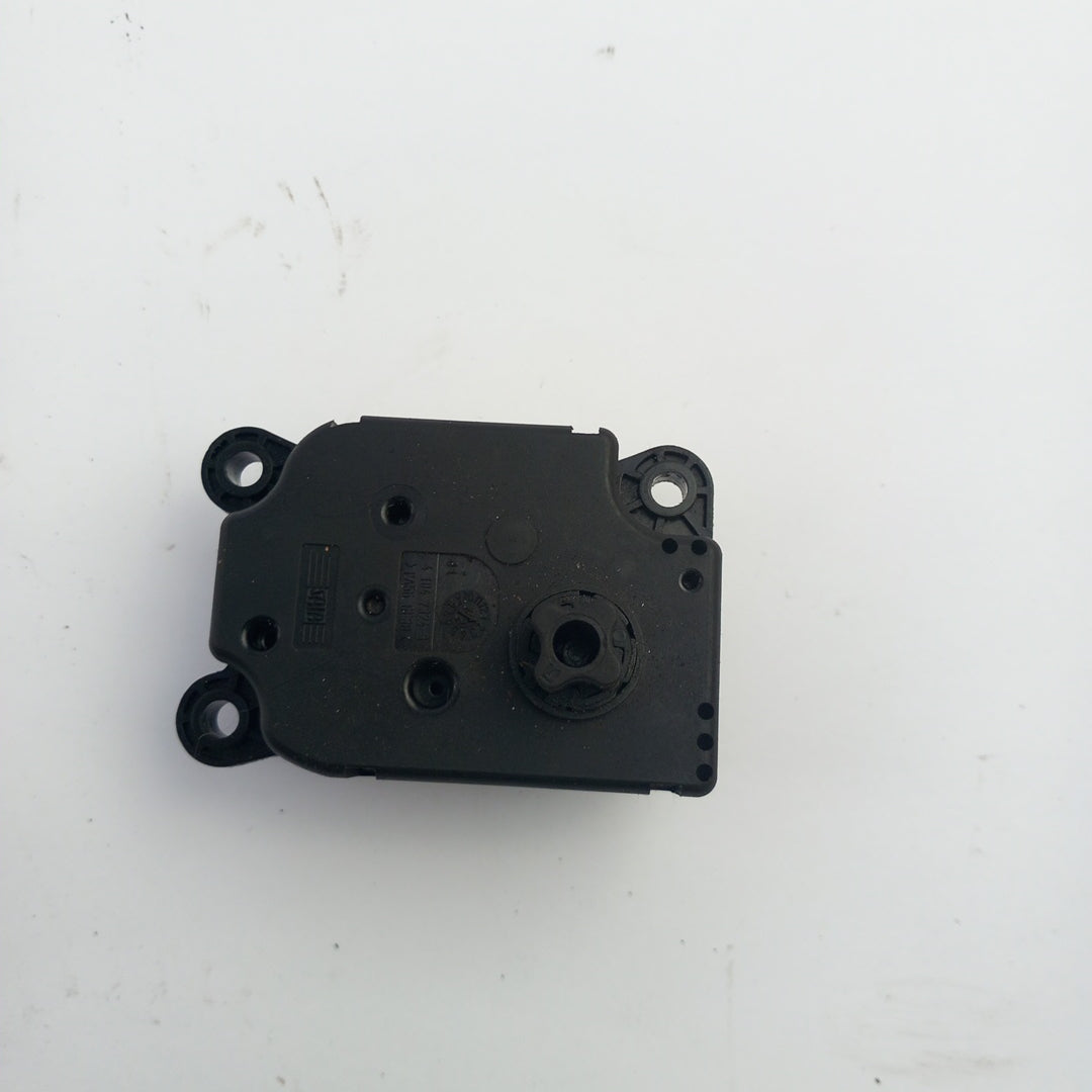 Моторче клапи климатик/парно 13372987 Opel Meriva B