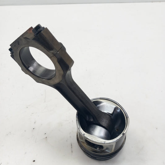 Бутало с биела Alfa Romeo 145 146 156 1,9 JTD 77KW 105 к,с, лек дефект