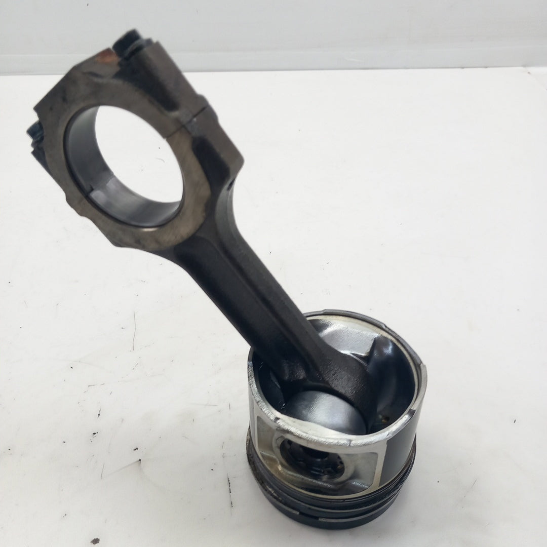 Бутало с биела Alfa Romeo 145 146 156 1,9 JTD 77KW 105 к,с, лек дефект