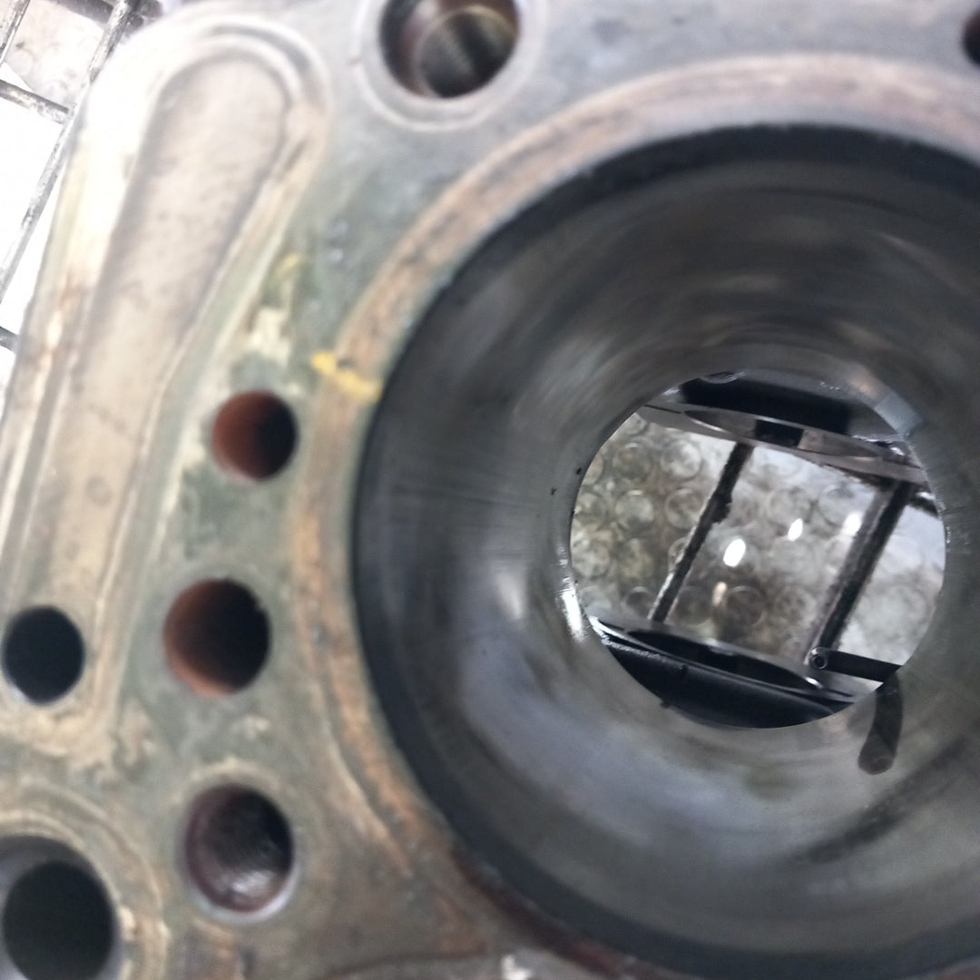 Блок двигател с дефект за РЕМОНТ Z17DTH Opel Astra H 1,7 CDTI