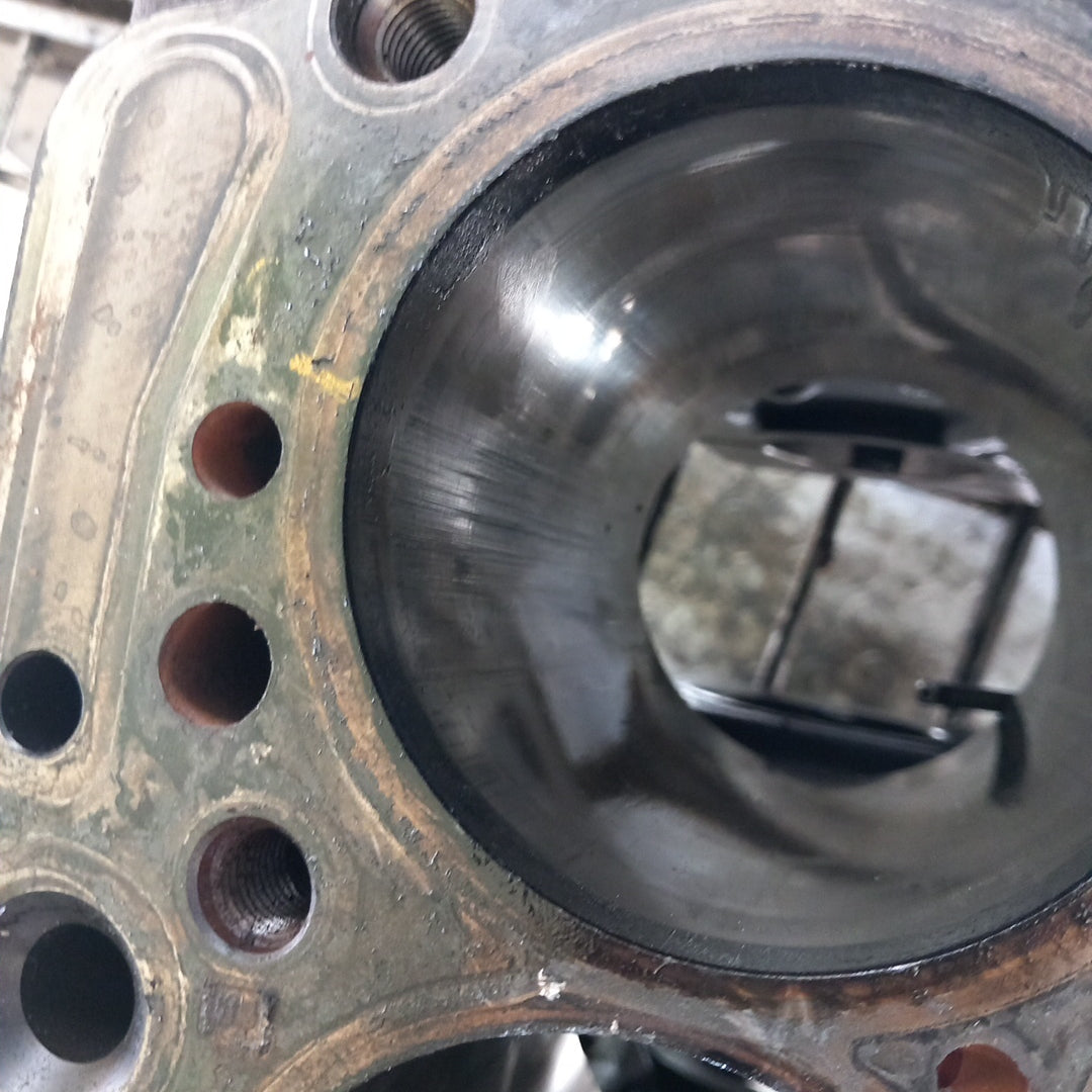 Блок двигател с дефект за РЕМОНТ Z17DTH Opel Astra H 1,7 CDTI