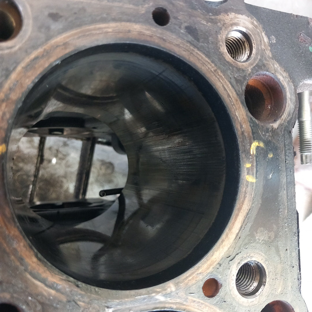 Блок двигател с дефект за РЕМОНТ Z17DTH Opel Astra H 1,7 CDTI