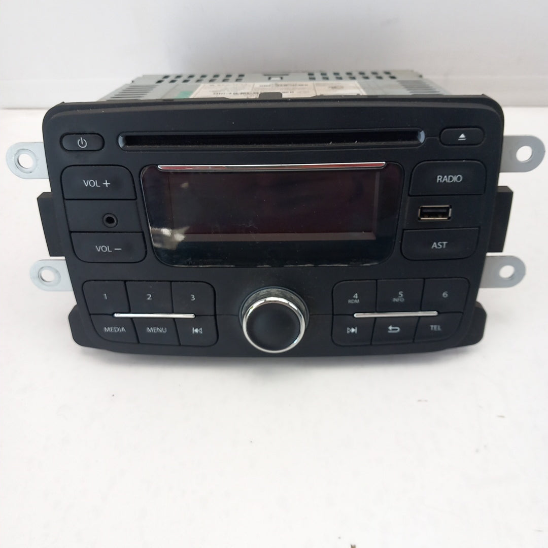 Радио USB AUX с код Dacia Duster I HS
