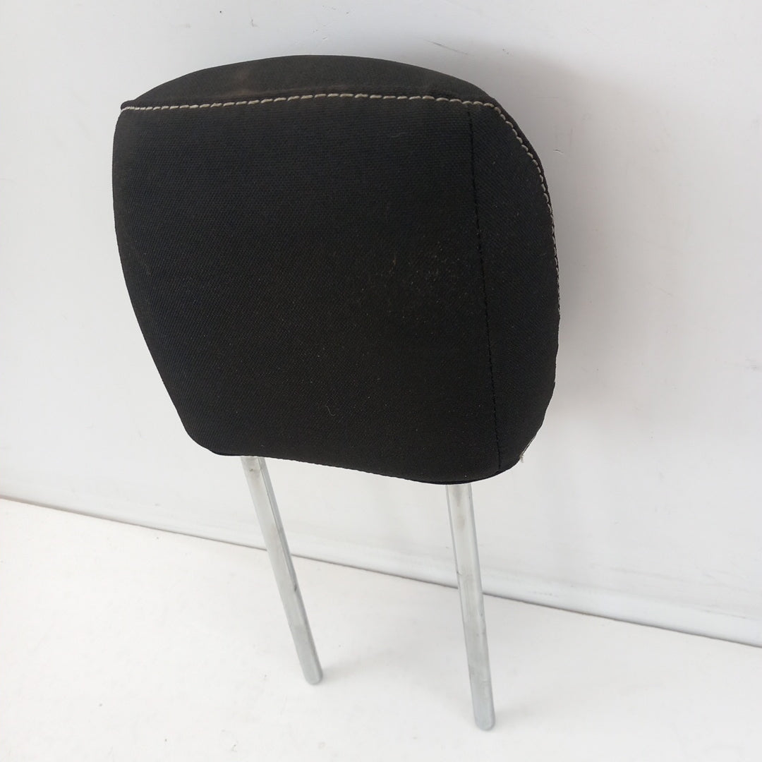 Подглавник задни седалки ляв десен