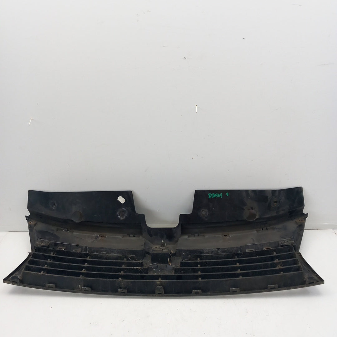 Решетка радиатор предна броня Dacia Duster I HS