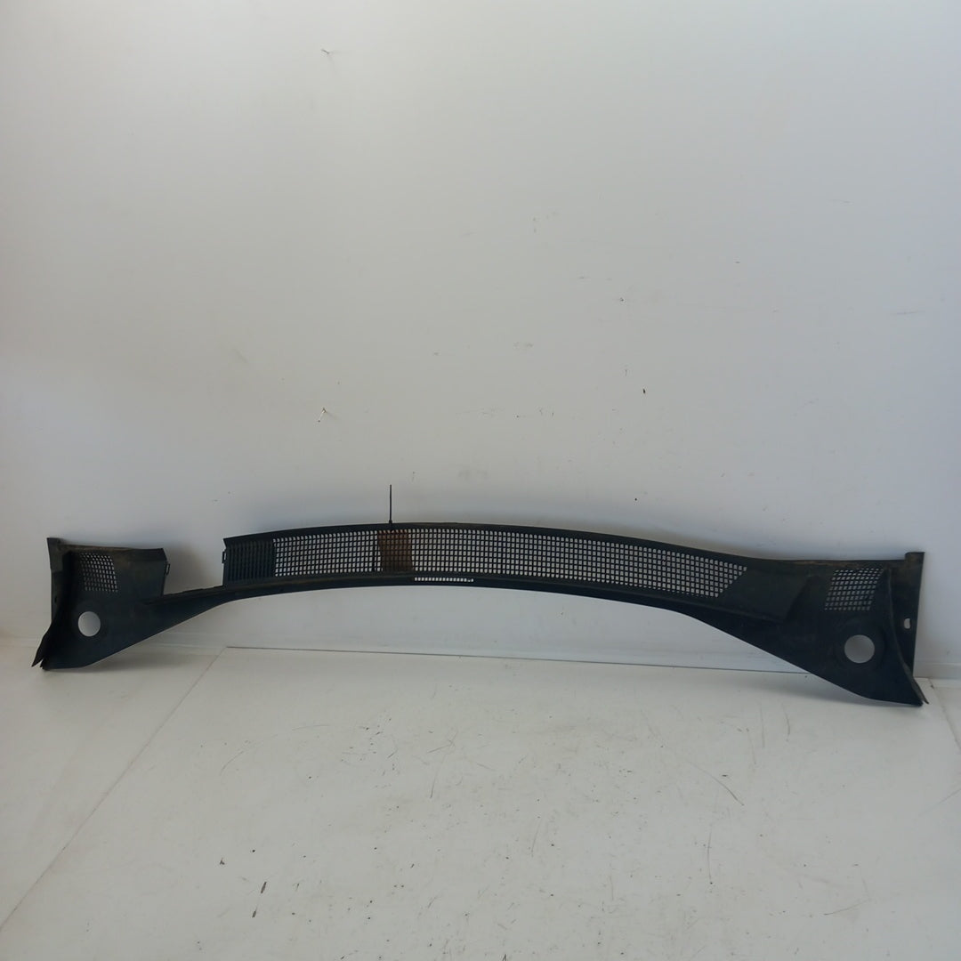 Решетка въздух отводняване предно стъкло Opel Meriva B