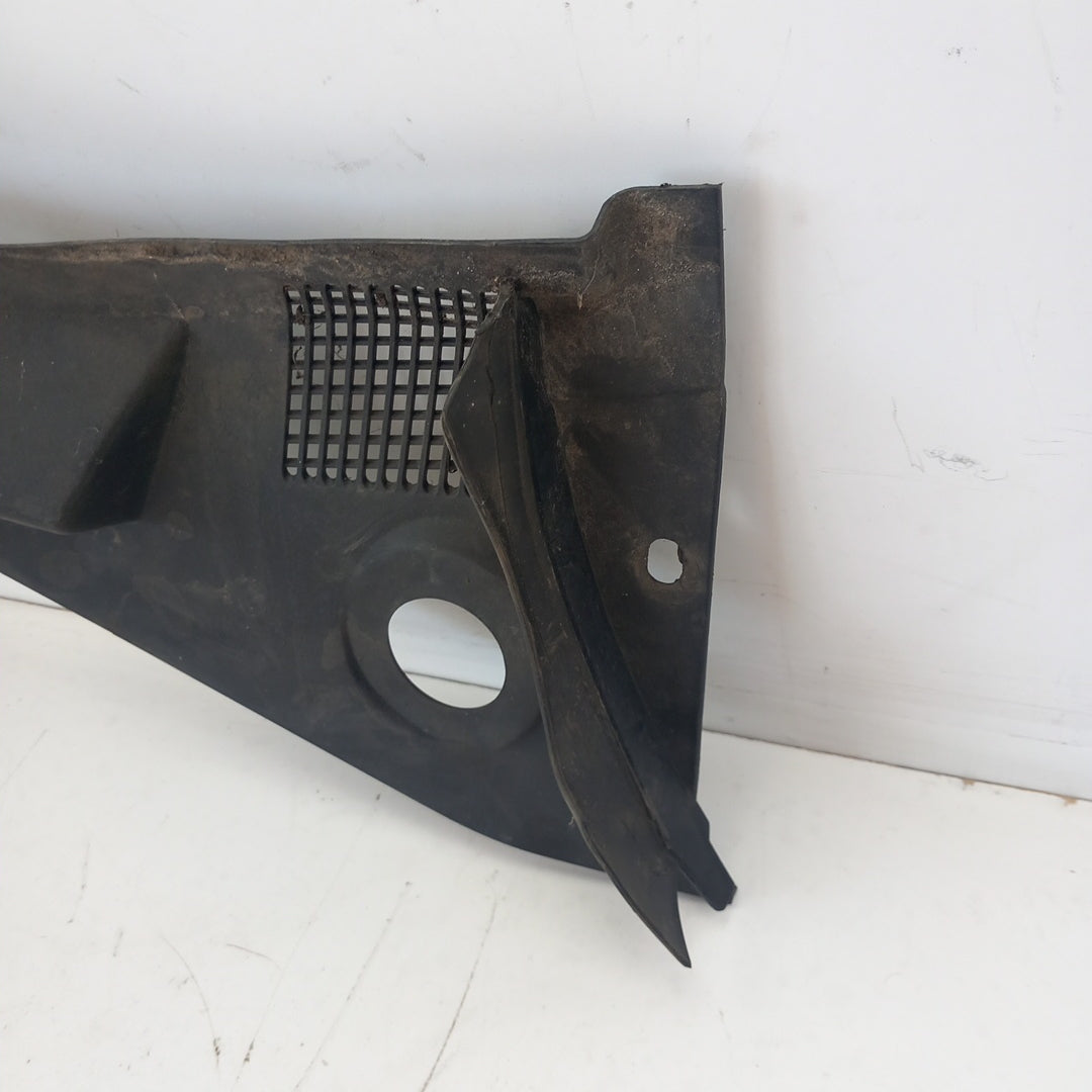 Решетка въздух отводняване предно стъкло Opel Meriva B