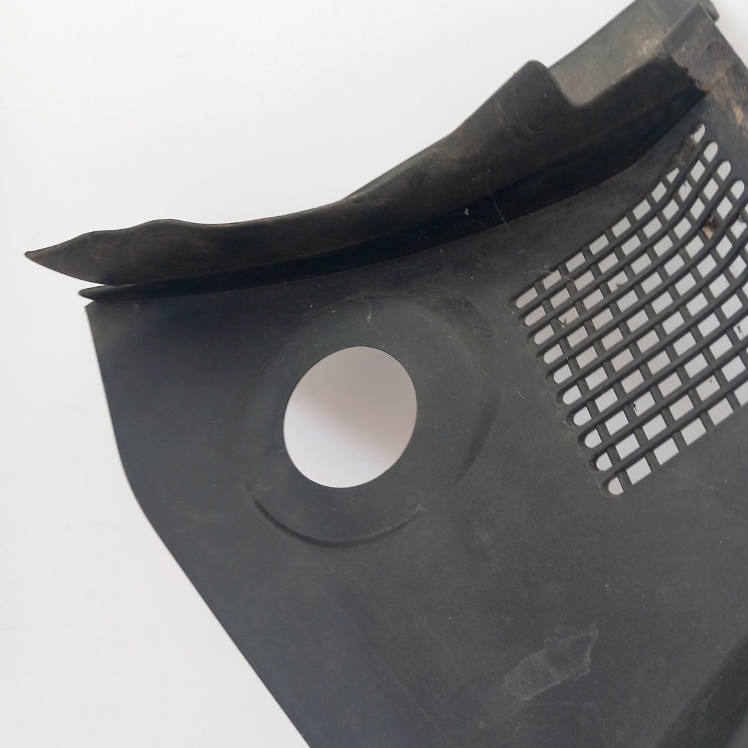 Решетка въздух отводняване предно стъкло Opel Meriva B