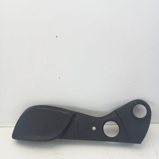 Кора капак пластмаса външна предна лява седалка дефектна Opel Meriva B