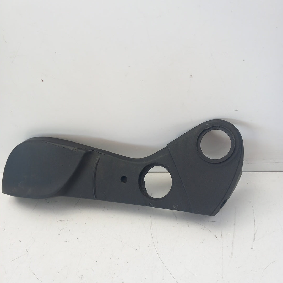 Кора капак пластмаса външна предна лява седалка дефектна Opel Meriva B