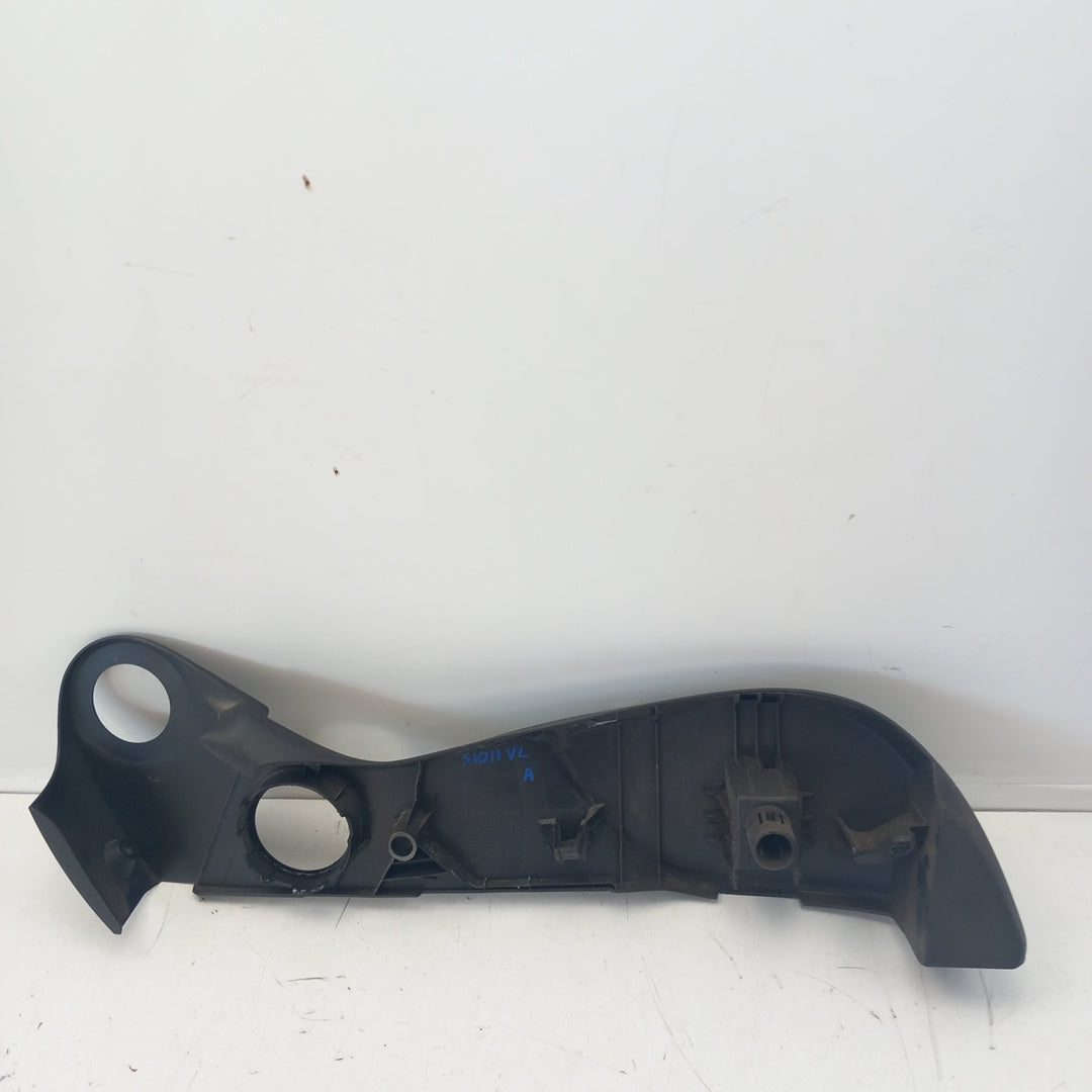 Кора капак пластмаса външна предна лява седалка дефектна Opel Meriva B