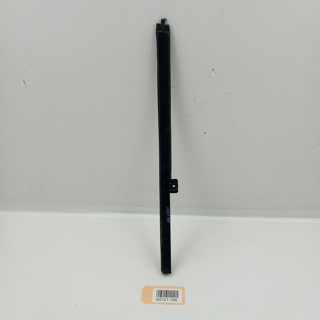 Водач стъкло на дясна врата Opel Corsa D 5-Türer