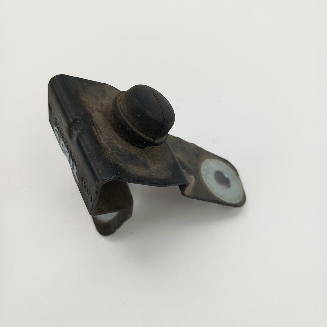 Носач десен тампон преден капак Opel Insignia A