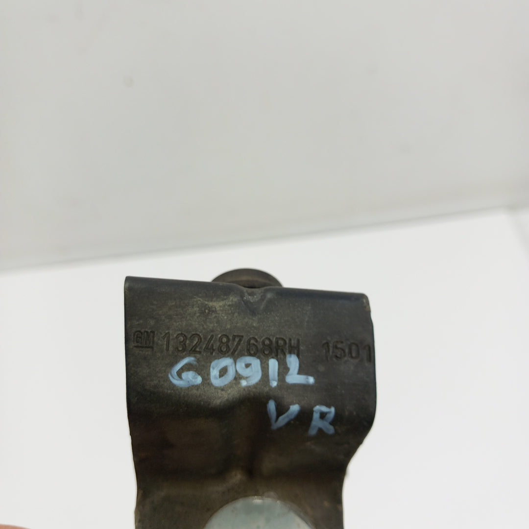 Носач десен тампон преден капак Opel Insignia A