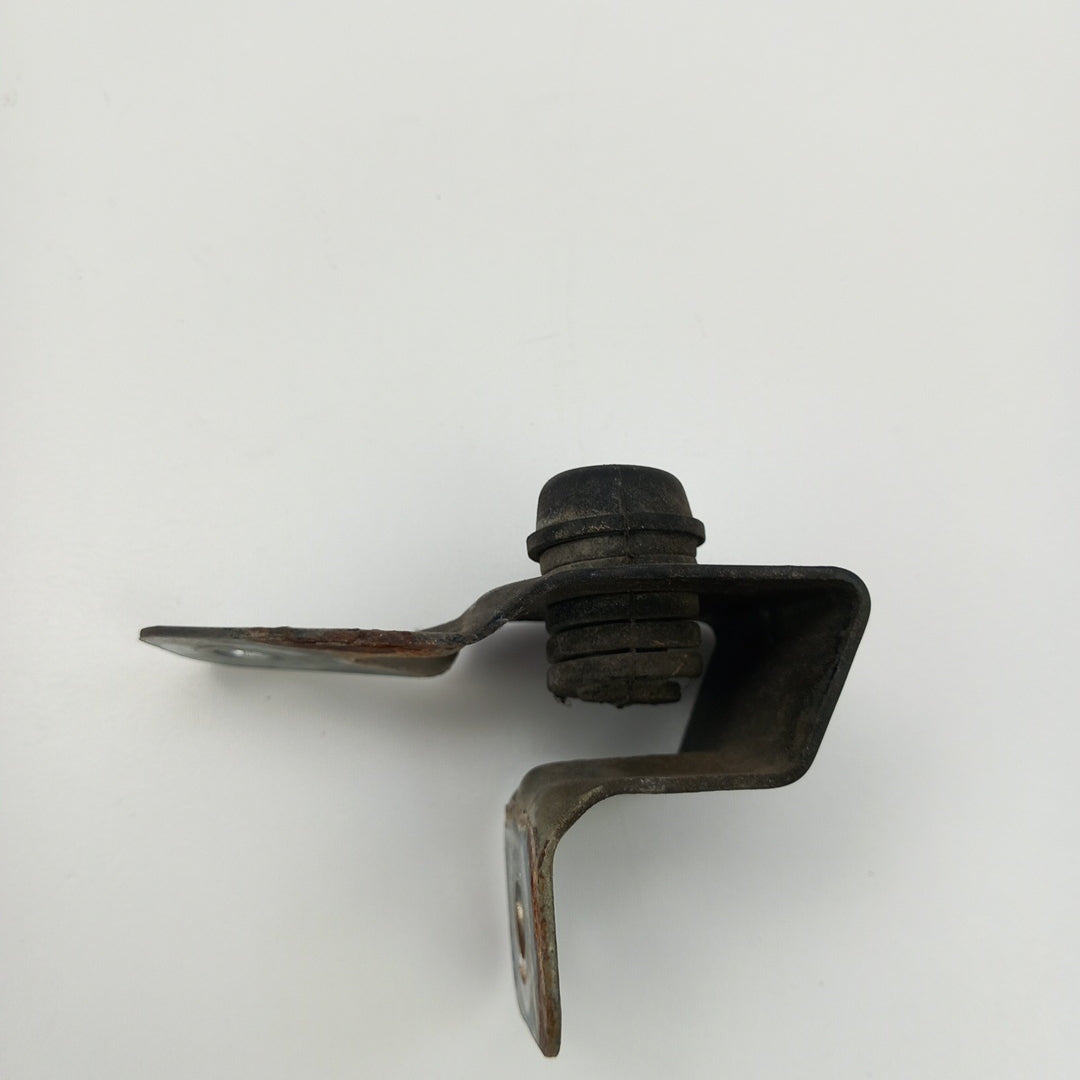 Носач десен тампон преден капак Opel Insignia A