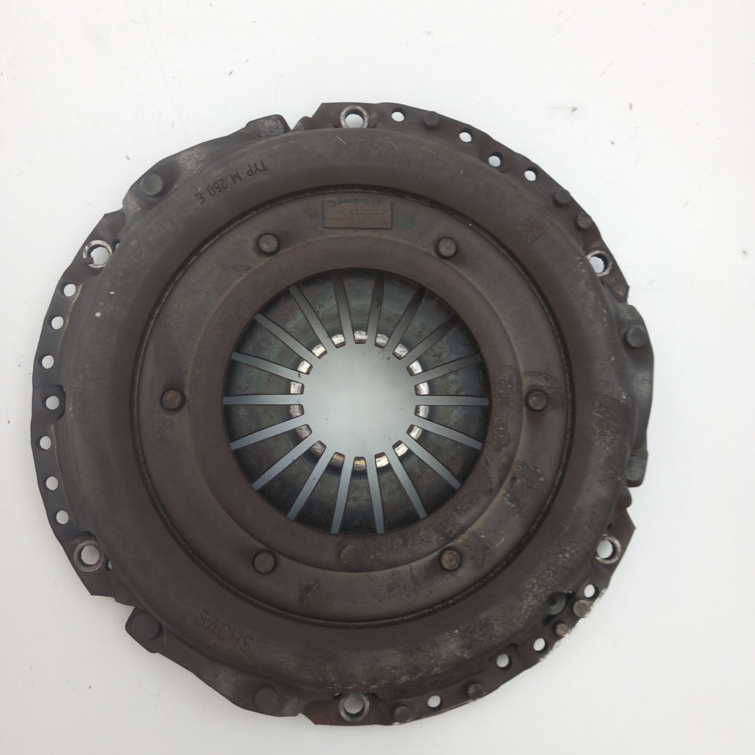 Притискателен диск съединител леко наранен остърган Opel Insignia A хечбек 2,0 CDTI A20DTH