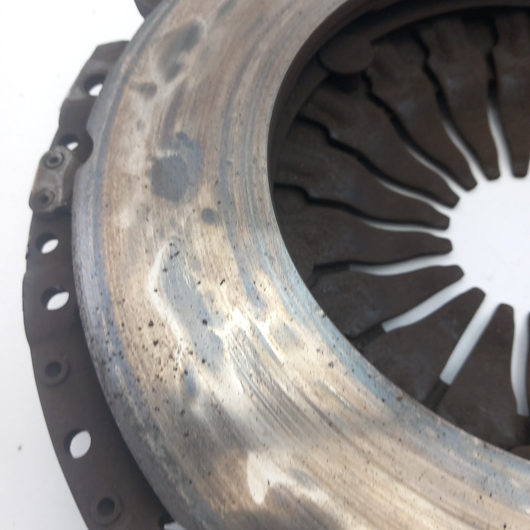 Притискателен диск съединител леко наранен остърган Opel Insignia A хечбек 2,0 CDTI A20DTH