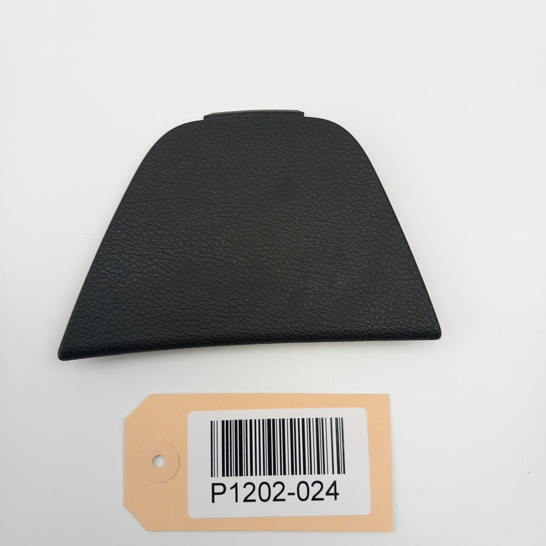 Капак отвор десен стоп кора багажник Opel Zafira C Tourer