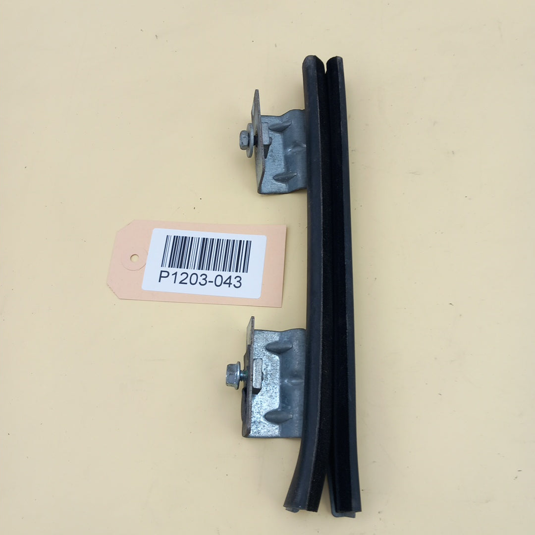 Водач стъкло задно дясно уплътнение Opel Zafira C Tourer