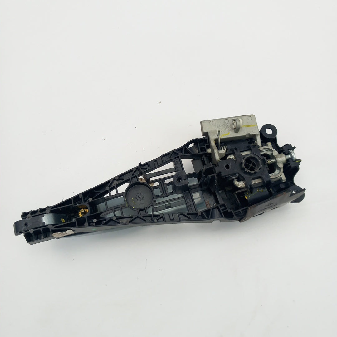 Външна дръжка на врата предна дясна Дефект Silbersee Z179 / GEV, RHD Opel Astra J