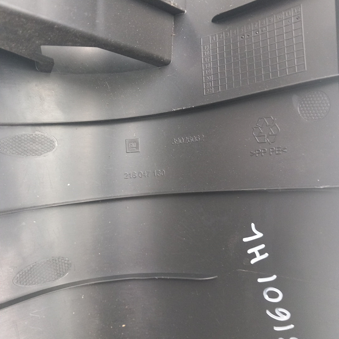 Кора задна колона лява черна долна Opel Astra K 5-врати