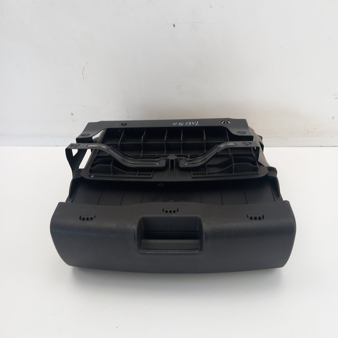 Кутия предна седалка отдолу Opel Meriva B